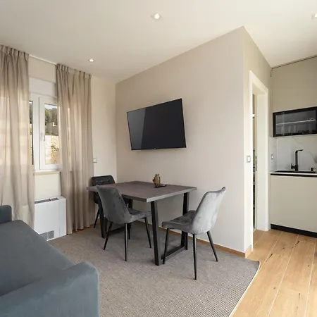 Larum Apartmens Διαμέρισμα *