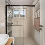 Larum Apartmens *