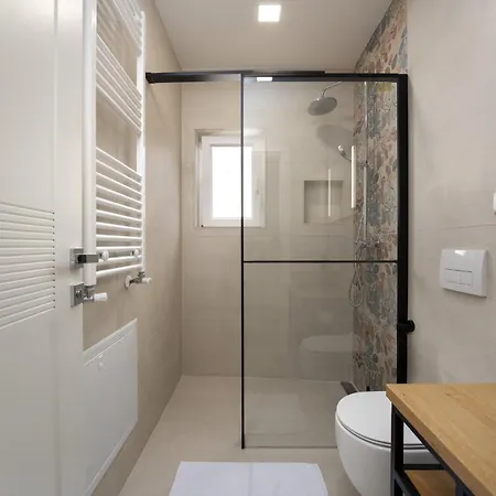 Larum Apartmens *