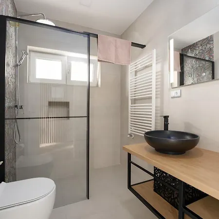 Apartment Larum Apartmens *