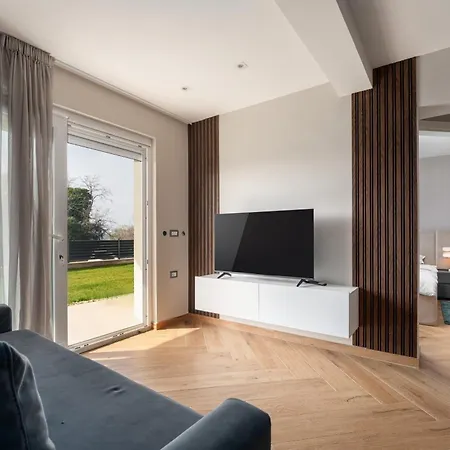 Larum Apartmens Apartman *
