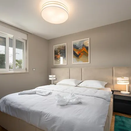 Apartman Larum Apartmens *