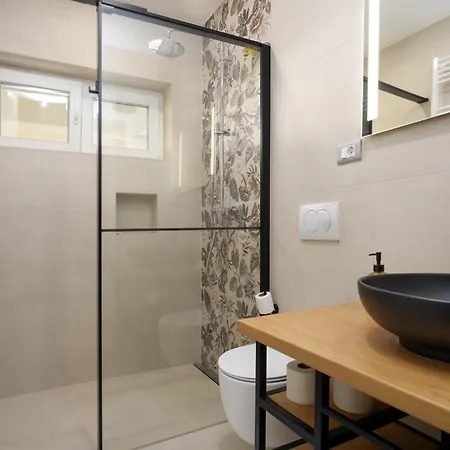 Larum Apartmens