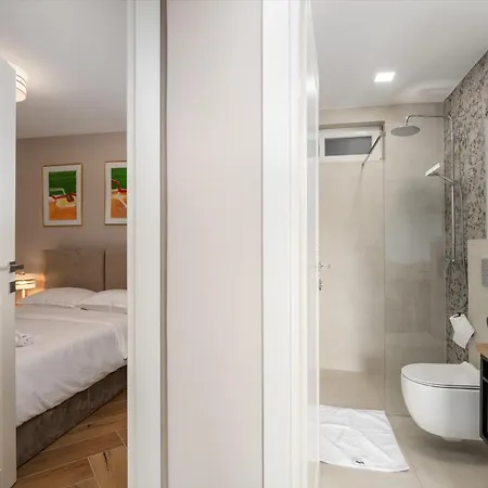Larum Apartmens Vrsar